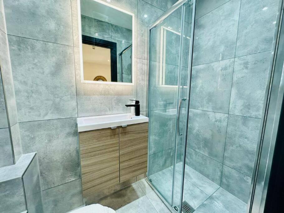 Apartment Flash Sale Centre Seafront Bn112shp5b *